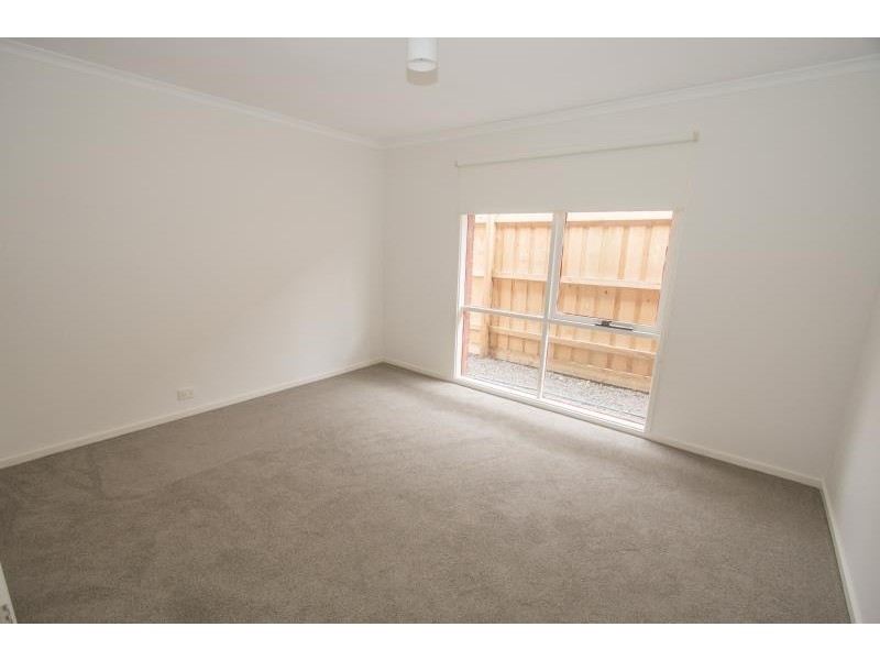 586 High Street, Melton West VIC 3337