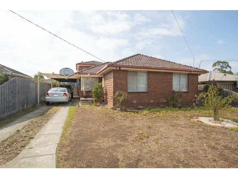 14 Marina Drive, Melton VIC 3337