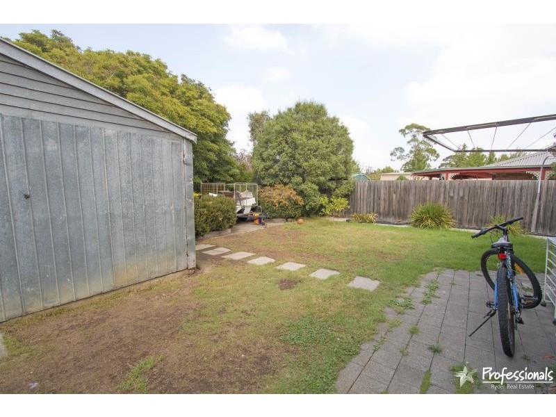 14 Marina Drive, Melton VIC 3337