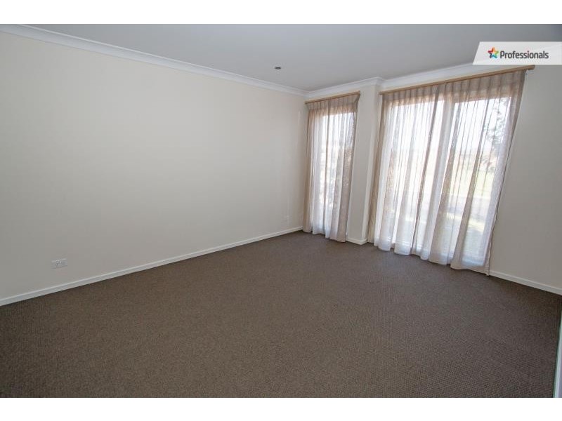 17 Rowling Street, Plumpton VIC 3335