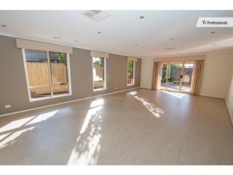 17 Rowling Street, Plumpton VIC 3335