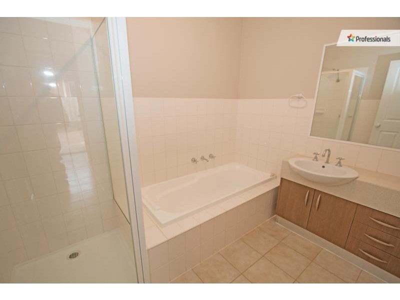 1/81 Kirkton Drive, Kurunjang VIC 3337