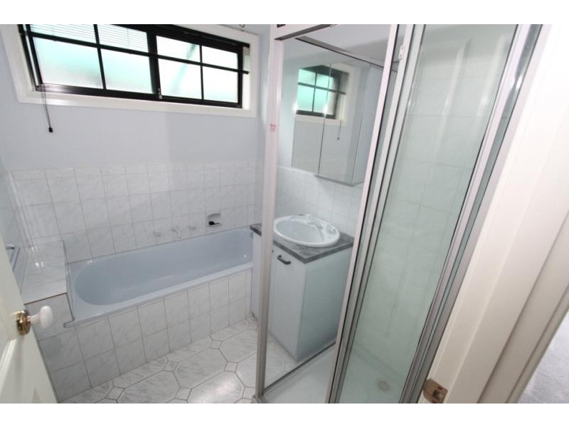 4 Jacqueline Court, Hillside VIC 3037