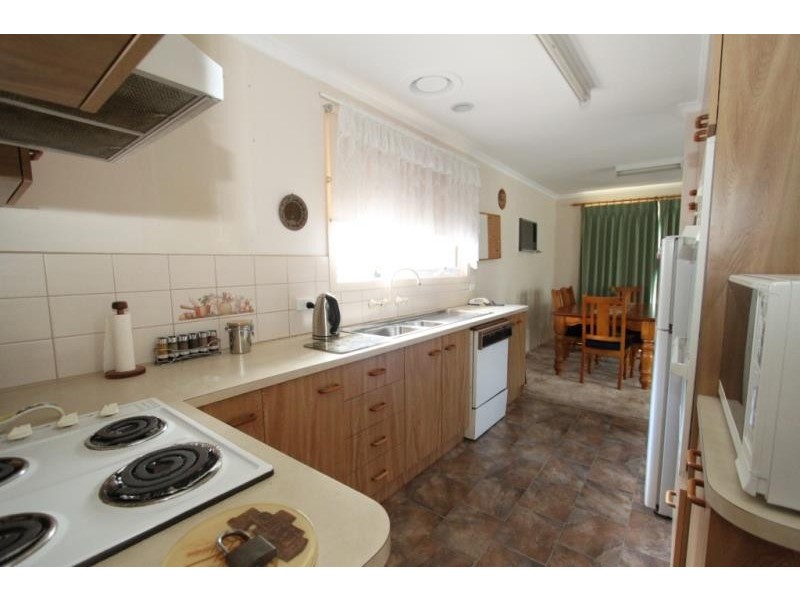 8 Mason Court, Melton VIC 3337