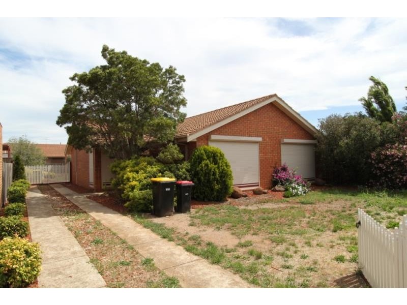 7 Walton Street, Melton South VIC 3338