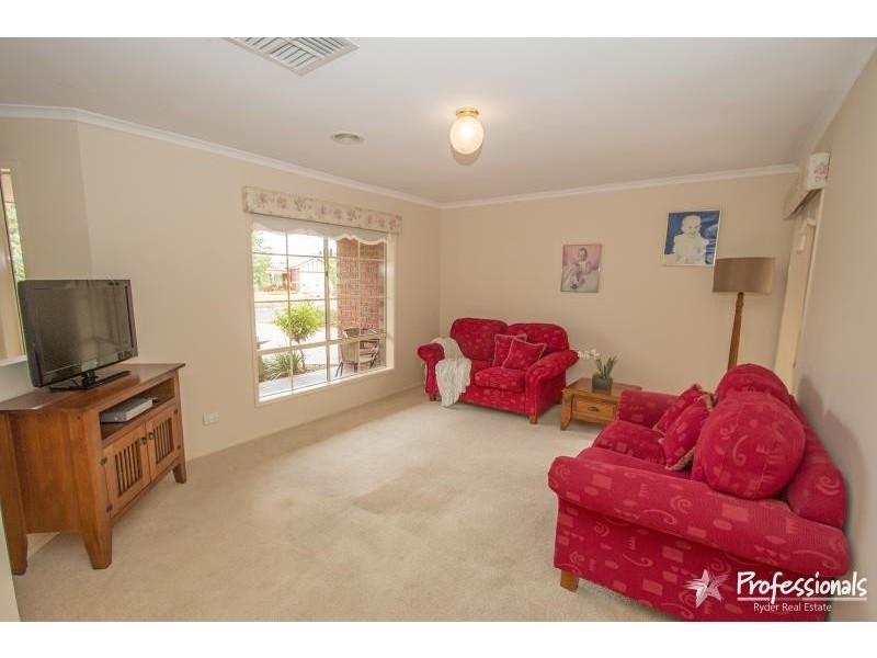 11 The Crest, Melton West VIC 3337