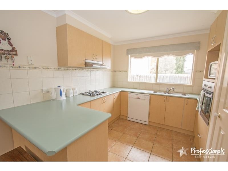 11 The Crest, Melton West VIC 3337