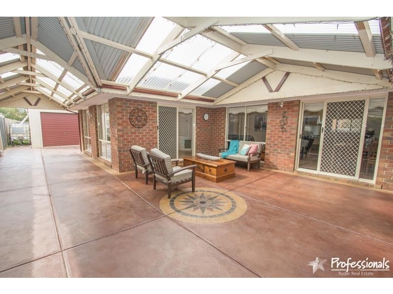 11 The Crest, Melton West VIC 3337