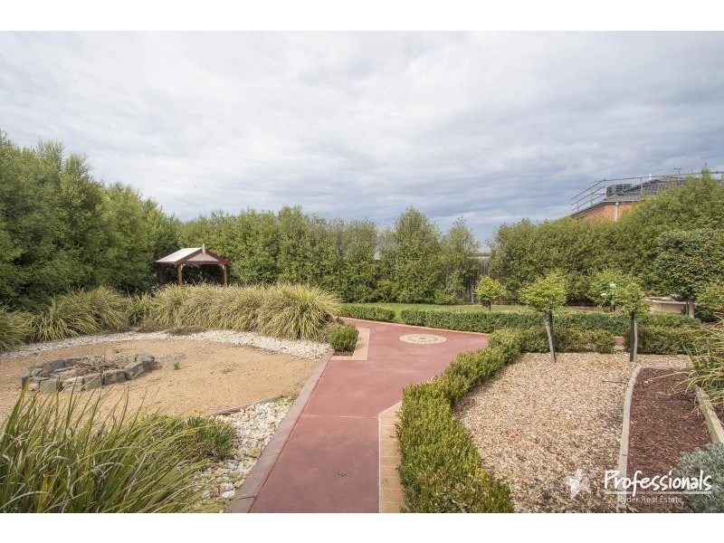 11 The Crest, Melton West VIC 3337