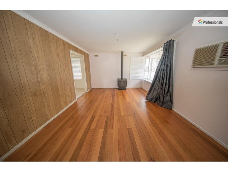 43 Mitchell Road, Melton South VIC 3338