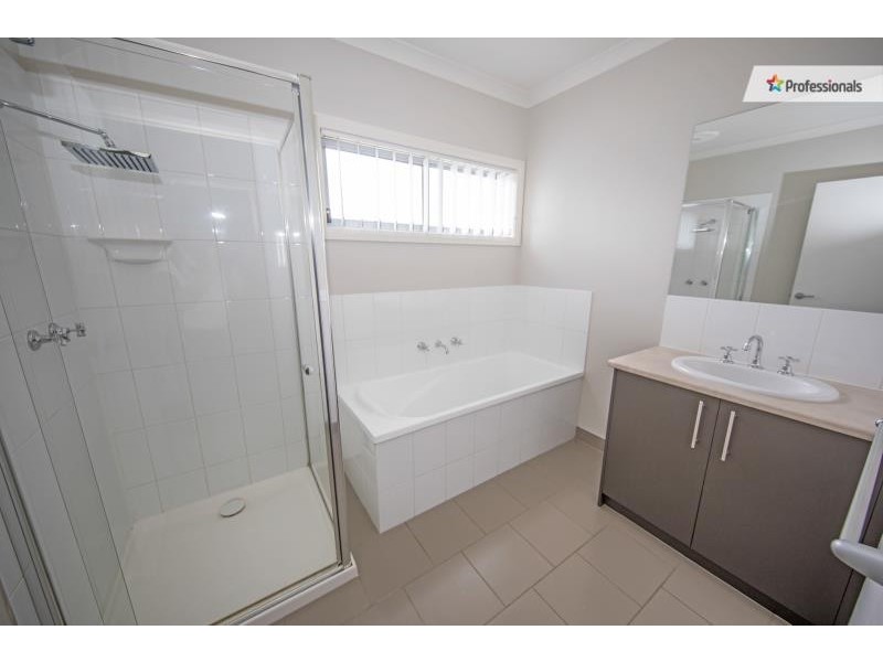 13/20-24 Palmerston, Melton VIC 3337