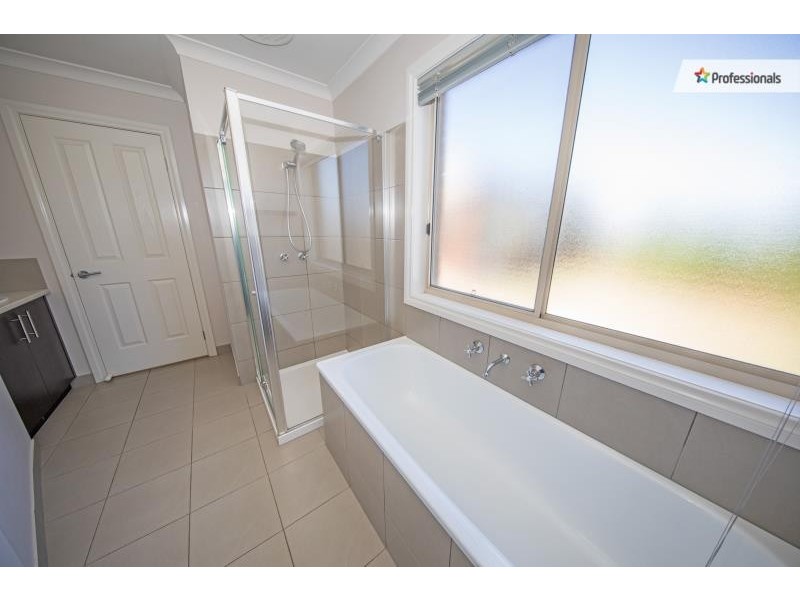 15 Casuarina Court, Melton West VIC 3337