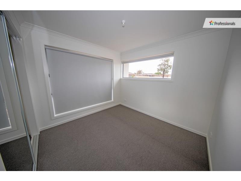 1/13 Christina Crescent, Kurunjang VIC 3337