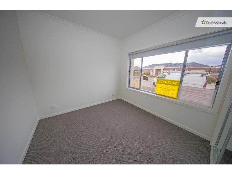 3/13 Christina Crescent, Kurunjang VIC 3337