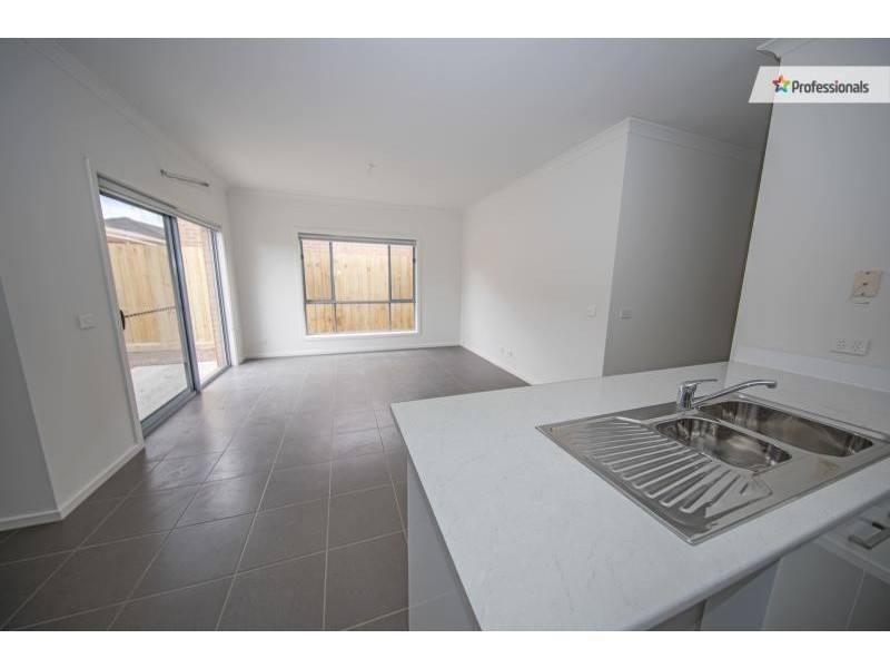 3/13 Christina Crescent, Kurunjang VIC 3337