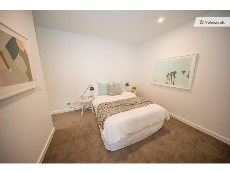 206/184 The Esplanade, Caroline Springs VIC 3023