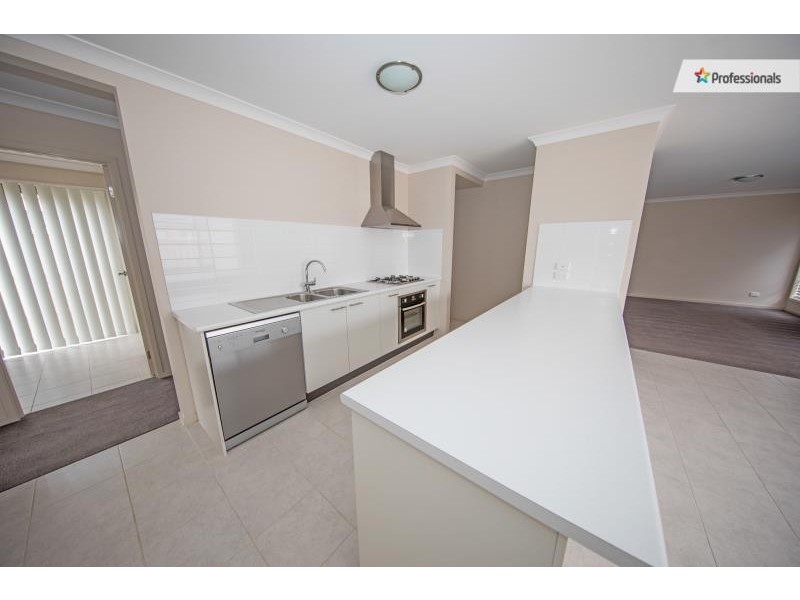 70 James Melrose Drive, Brookfield VIC 3338