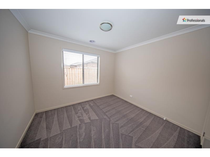 70 James Melrose Drive, Brookfield VIC 3338