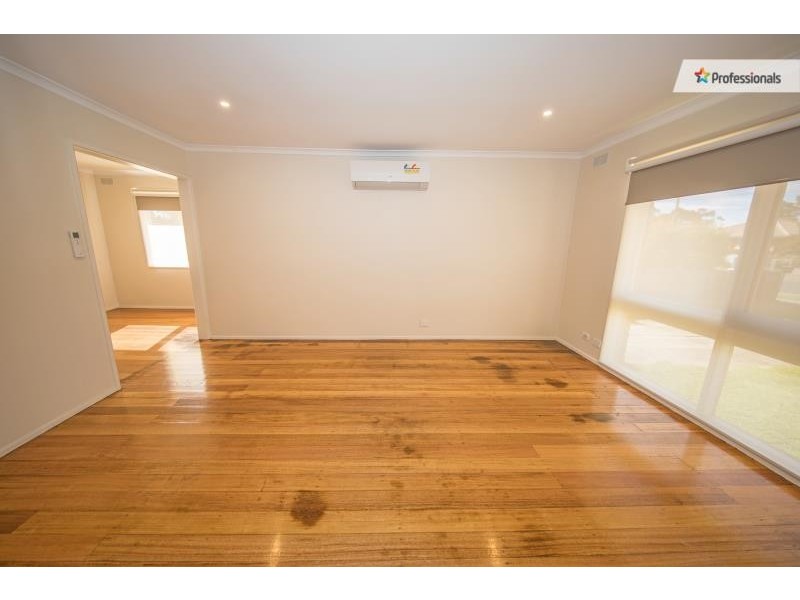 22 Brennan Street, Melton South VIC 3338