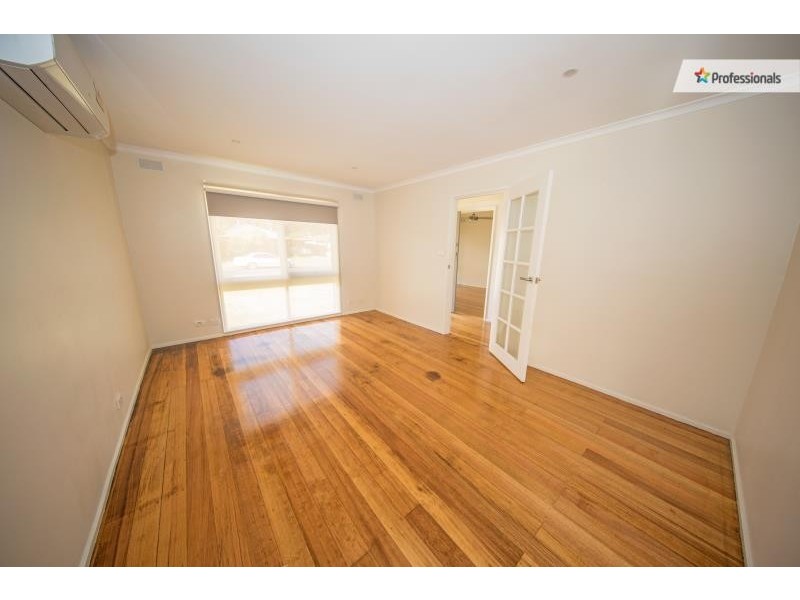 22 Brennan Street, Melton South VIC 3338