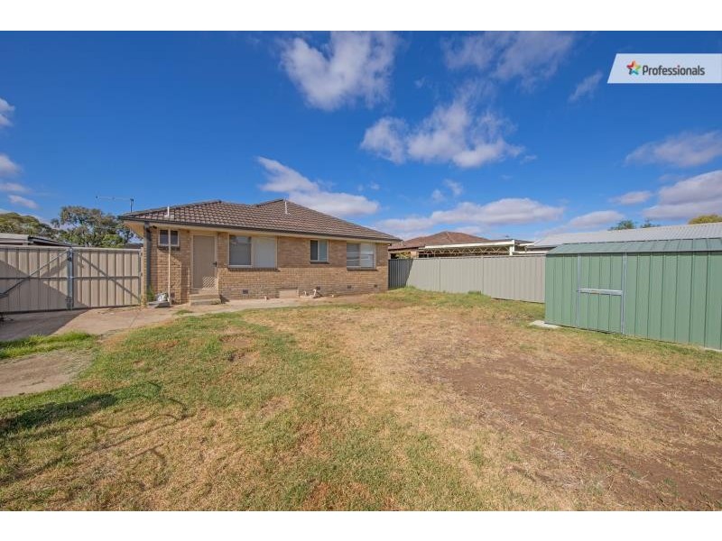 22 Brennan Street, Melton South VIC 3338