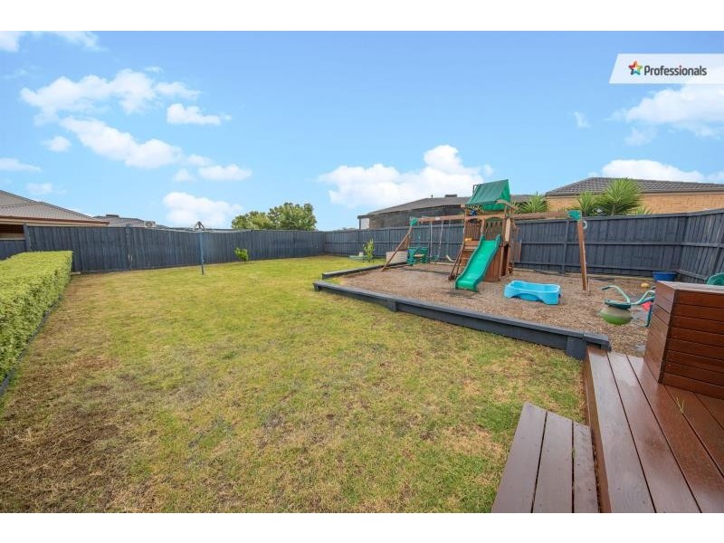 4 Cootamundra Circuit, Melton West VIC 3337