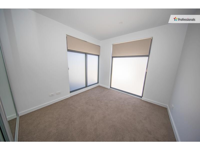 102/184 The Esplanade, Caroline Springs VIC 3023