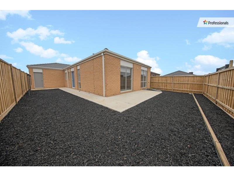 16 Sherbourne Road, Melton South VIC 3338