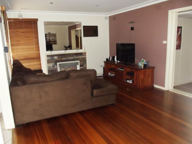 5 Falcon Drive, Melton VIC 3337