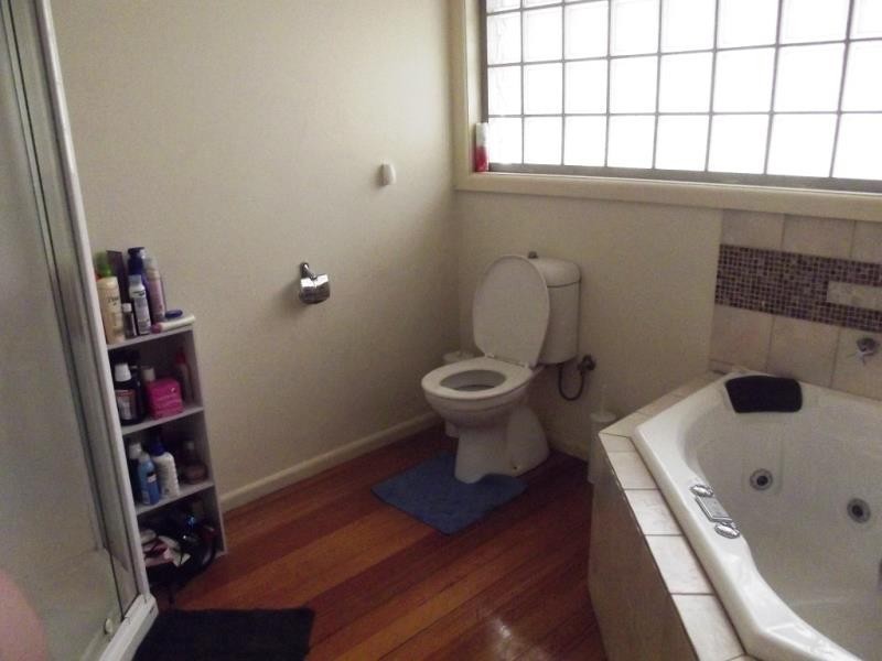 5 Falcon Drive, Melton VIC 3337