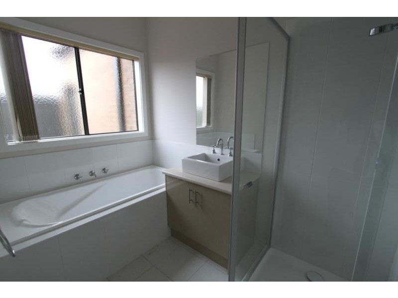 21 Silverleaf Drive, Melton VIC 3337