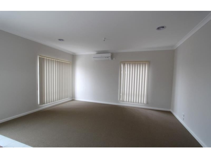 21 Silverleaf Drive, Melton VIC 3337