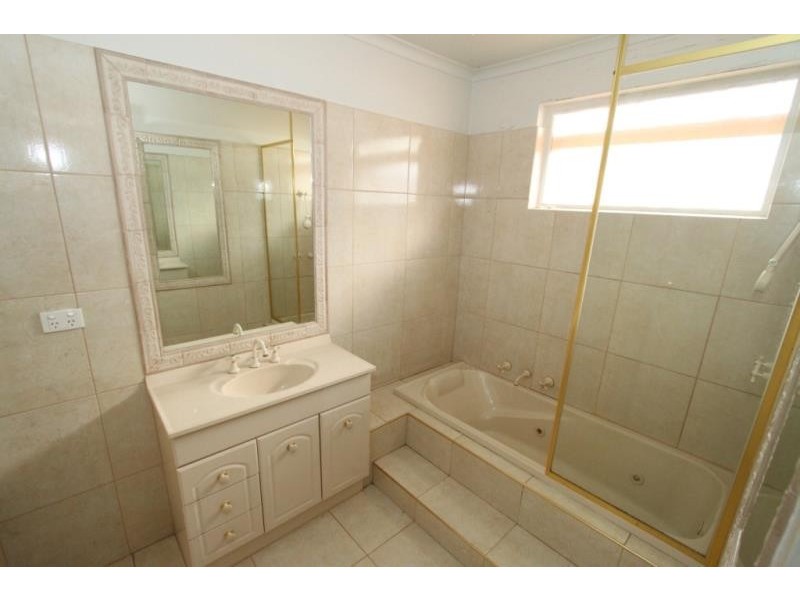 26 Lachlan Road, Melton South VIC 3338