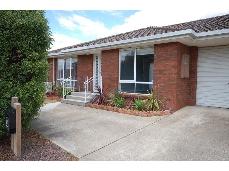 2/2 Oaktree Road, Youngtown TAS 7249