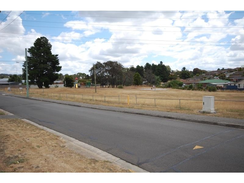 2/2 Oaktree Road, Youngtown TAS 7249