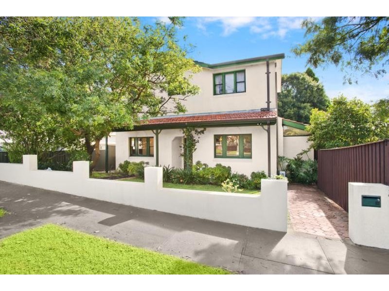 2 First Avenue, Rodd Point NSW 2046