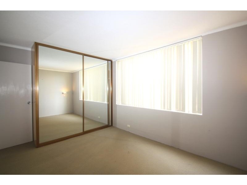 9/3A Bortfield Drive, Chiswick NSW 2046