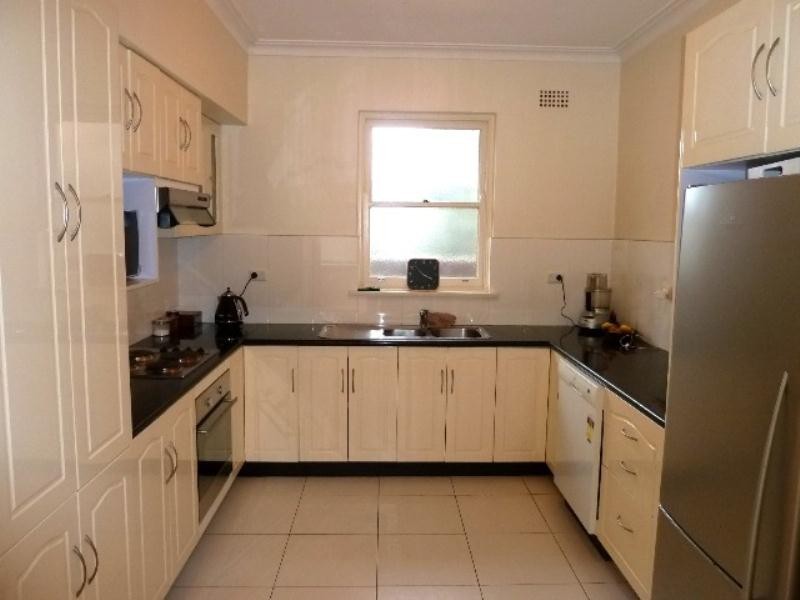 16 Duchess Avenue, Rodd Point NSW 2046