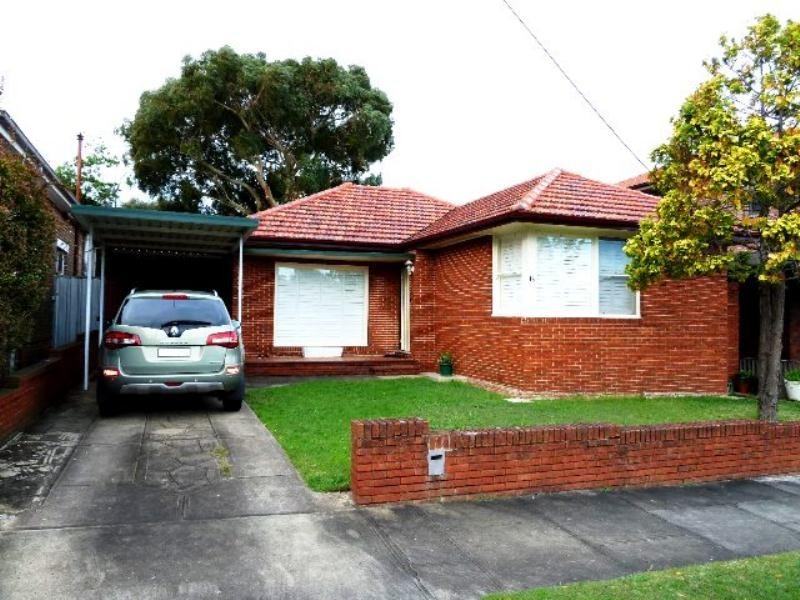 16 Duchess Avenue, Rodd Point NSW 2046