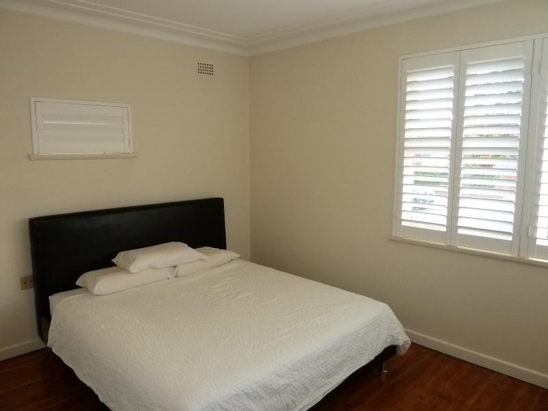 16 Duchess Avenue, Rodd Point NSW 2046