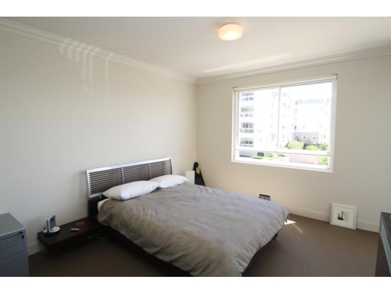 32/1 Juniper Drive, Breakfast Point NSW 2137