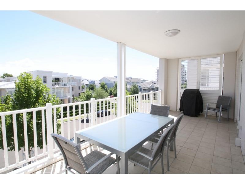 32/1 Juniper Drive, Breakfast Point NSW 2137