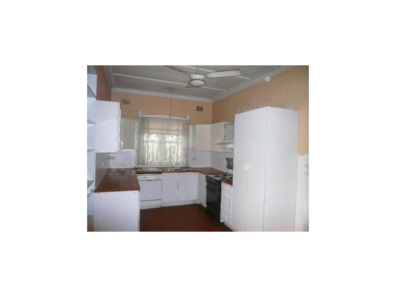 32 Briens Road, Northmead NSW 2152