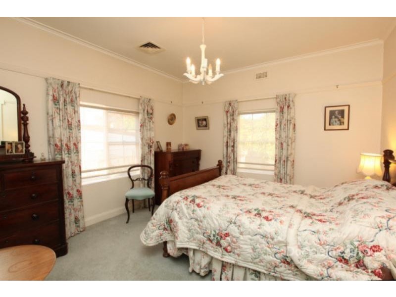 Newstead TAS 7250
