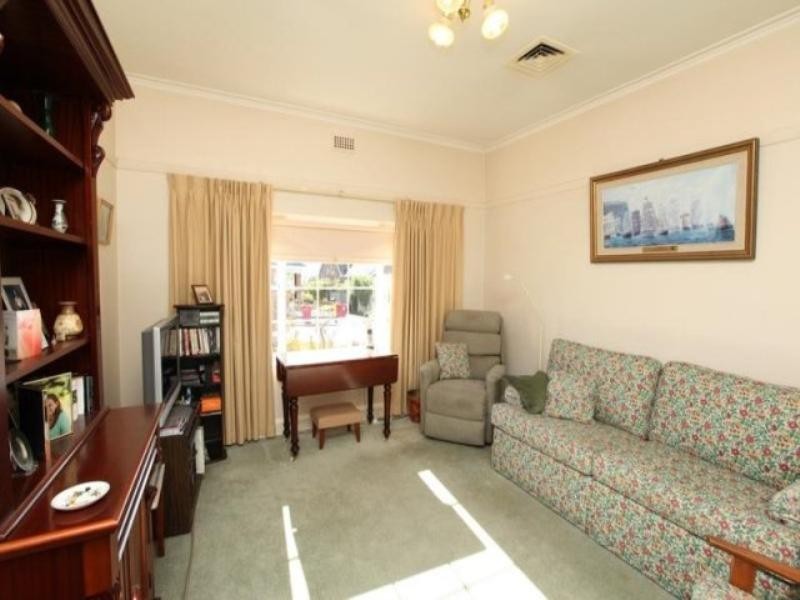 Newstead TAS 7250