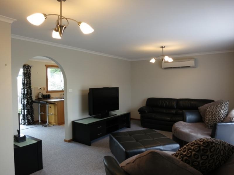 Summerhill TAS 7250