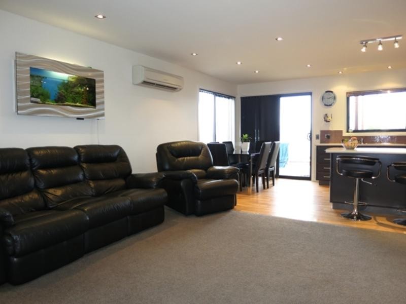 Summerhill TAS 7250