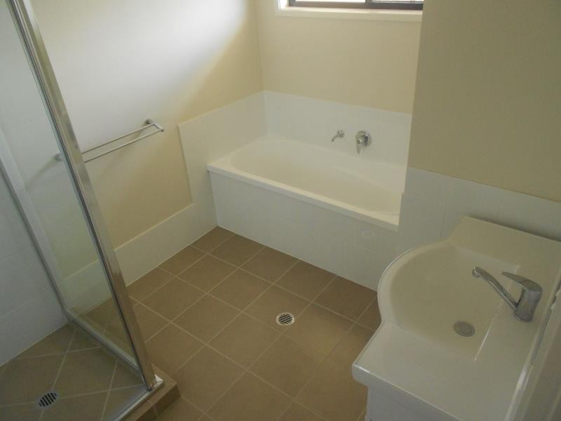 11 TAWNEY ST, Lowood QLD 4311