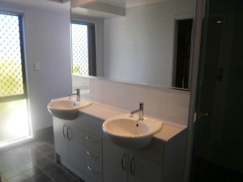 Kensington Grove QLD 4341