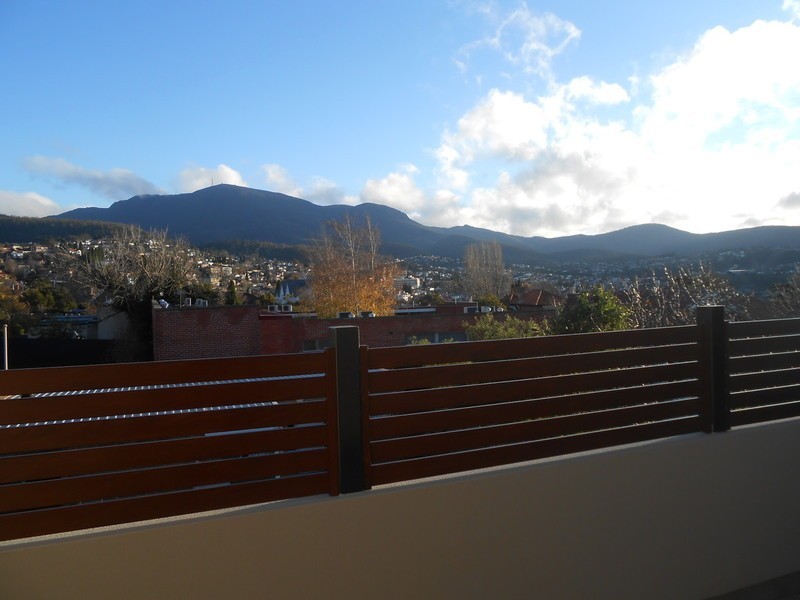 4/18 Boa Vista Road, New Town TAS 7008